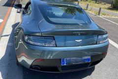 ASTON-MARTIN-VANTAGE